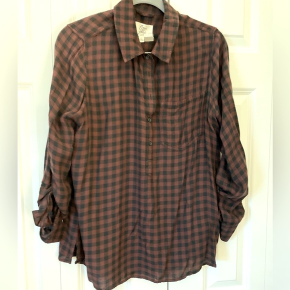 Red and Black Button Up Patterned Top - Picture 1 of 4